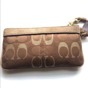 Coach wristlet. Barely used/ perfect condition